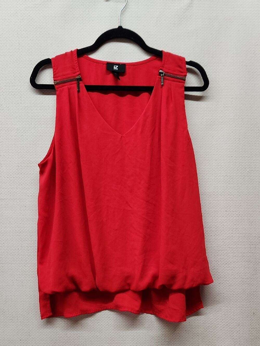 Iz Byer Red V-Neck Zip-Accent Sleeveless Camisole